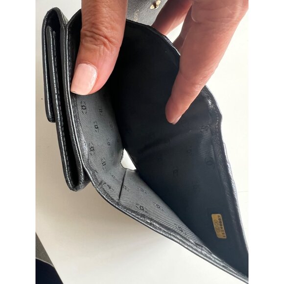 Chanel Black Leather Small Bifold Wallet With Gold Logo Snap Closure - Picture 11 of 12